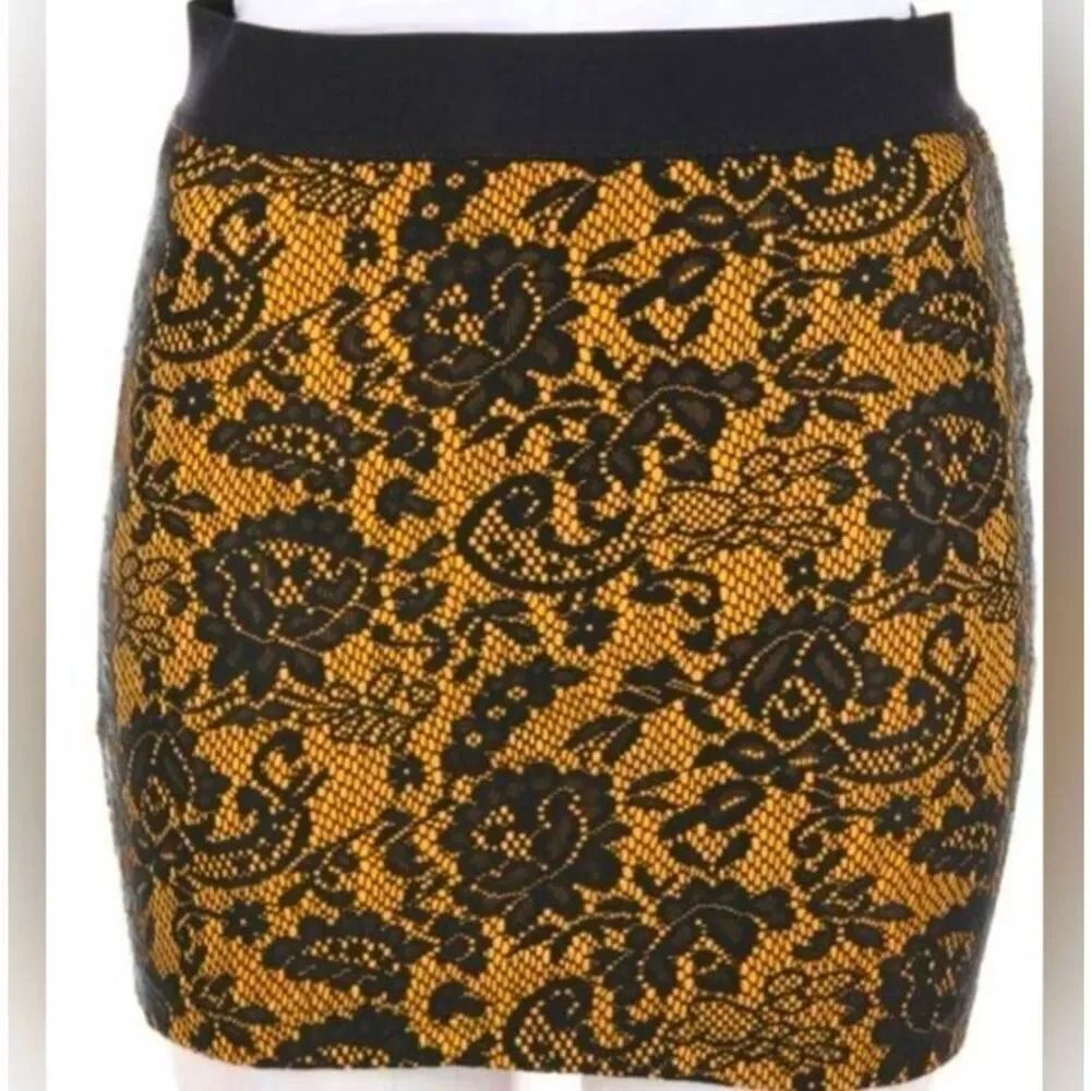 🔹️H&M Divided Yellow & Black Floral Print Lace Overlay Mini Skirt Size 6